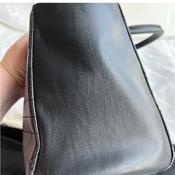 Gorgeous Leather Bag Karl Lagerfeld Like New! Gold Charms! - Picture 6 of 7